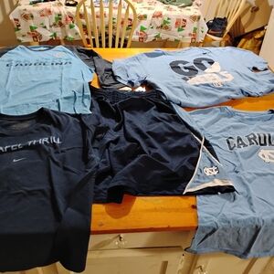 Nike Men's Navy and Light Blue Graphic Tee